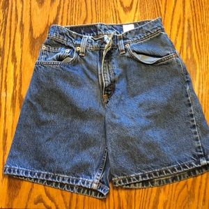 Vintage 1990’s Levi’s 550 Relaxed Jean Shorts